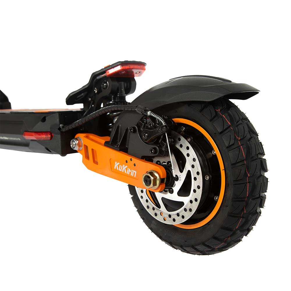 Rear off-road pneumatic tire and mechanical disc brake on KuKirin G2 Max.