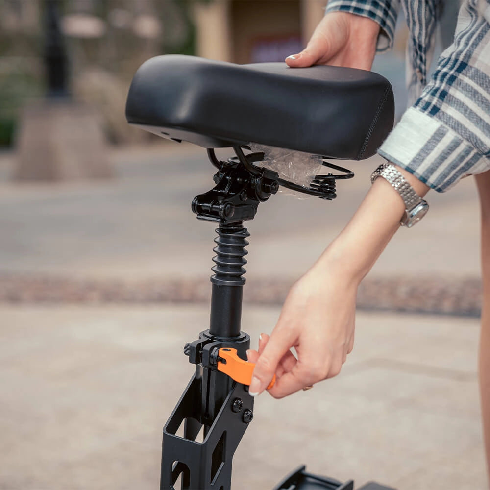 Quickly adjust or remove the premium padded comfort saddle on your KuKirin G2 Pro