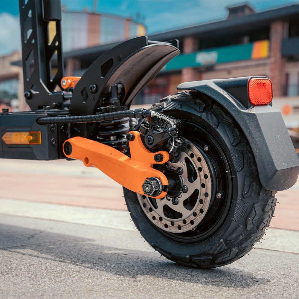 Heavy-duty rear swingarm spring suspension and 600W hub motor wheel on KuKirin G2 Pro.