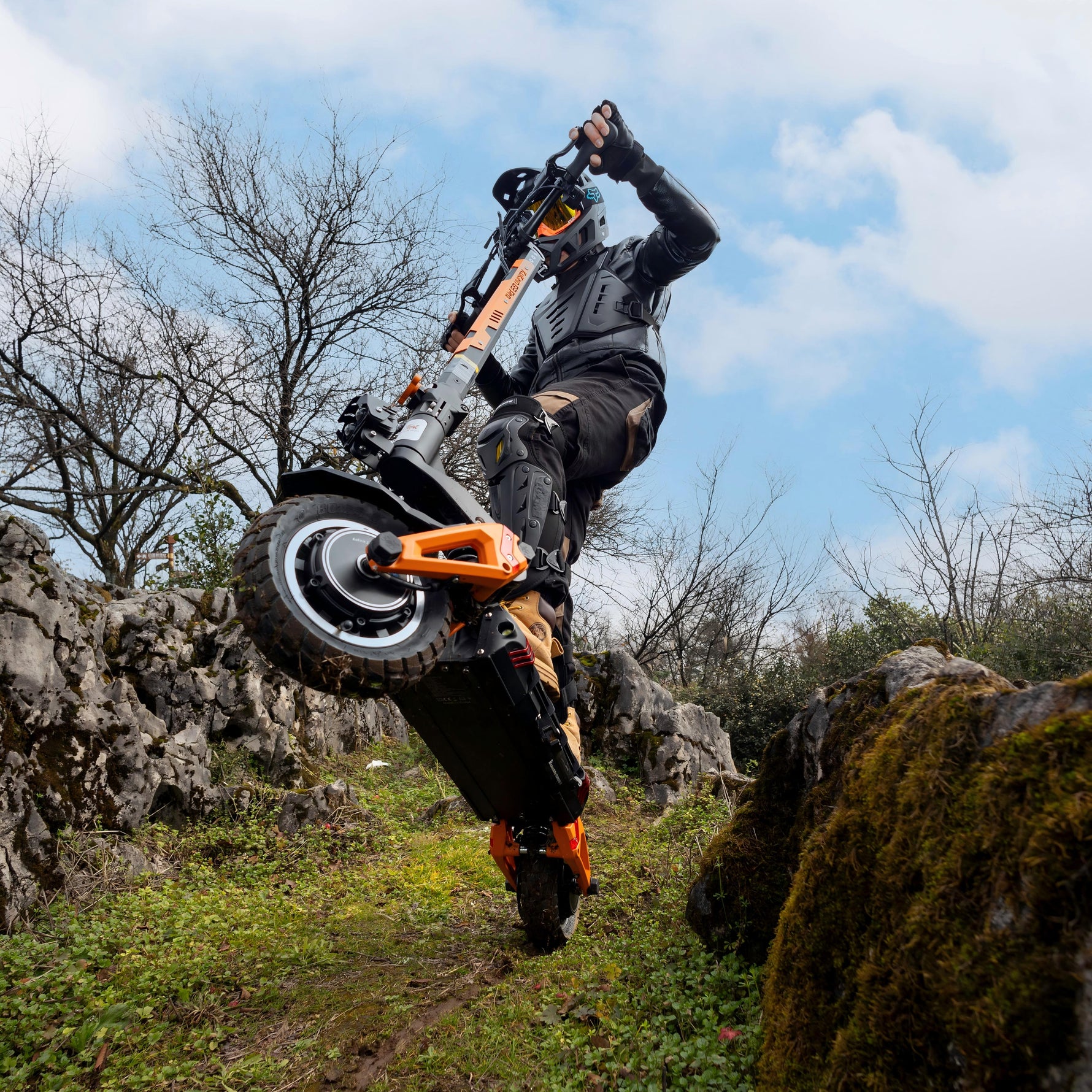 Mastering rugged rocky mountain terrain trails with the dual-motor KuKirin G3 Pro.