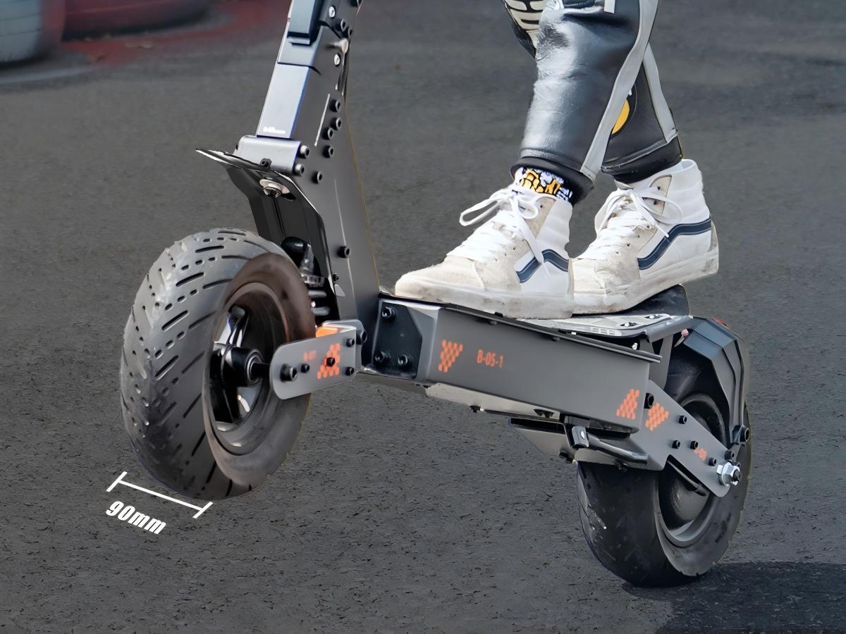 Close-up of KuKirin G4 11 inch wide off-road tire