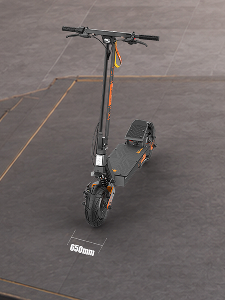 Vista frontal del patinete eléctrico KuKirin G4 Ultra que muestra las dimensiones de 650 mm de ancho del manillar