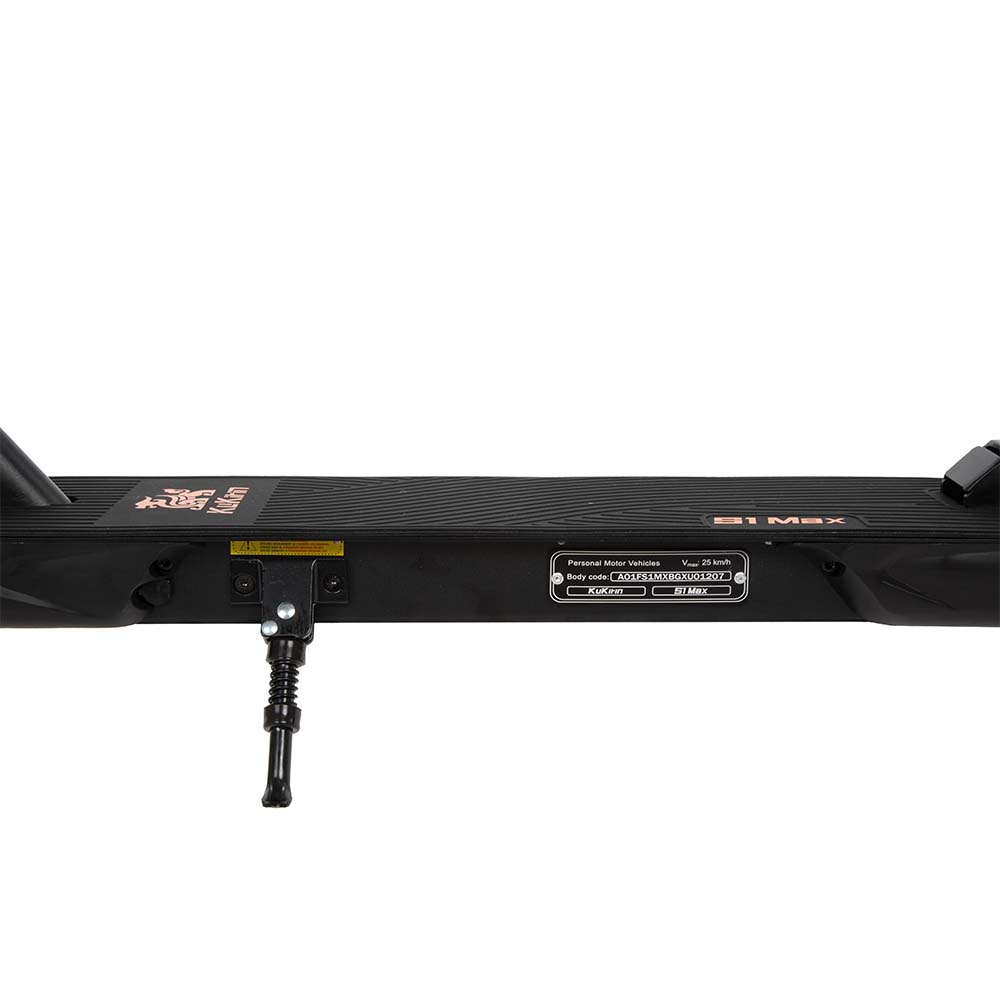 Ride confidently with a spacious anti-slip rubber deck and durable, stable parking kickstand.