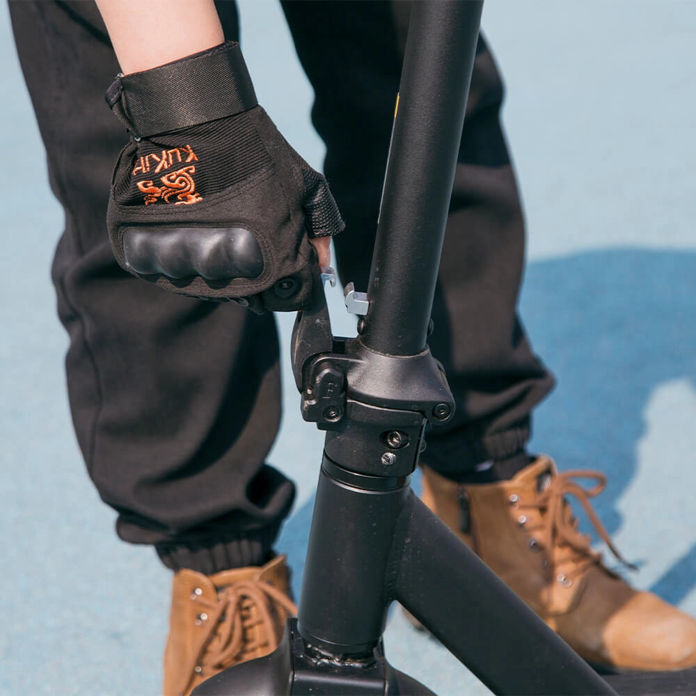Collapse your scooter quickly and securely with the durable quick-release safety mechanism.